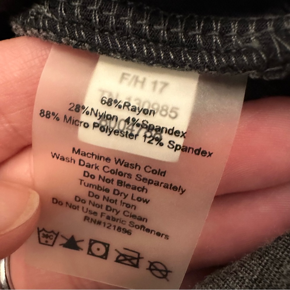Title Nine Passport Dress
Small Black Gray Travel Vest Ponte Fair Isle Winter - Picture 7 of 7